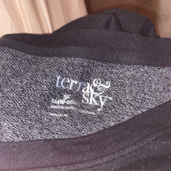 🆕Terra & Sky Women's Plus Size FrenchTerry Sweatshirt - Picture 7 of 8